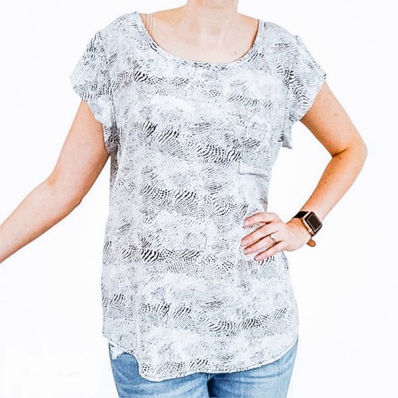 Joie Tops - Joie EUC Subtle Print Round Neck Silk Blouse